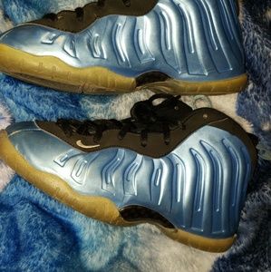 Light blue foamposites